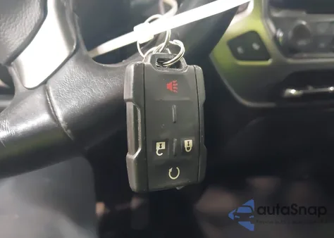 2018 Chevrolet Silverado 1500 2Lt из США, поврежденный, VIN 3GCUKREC1JG516867